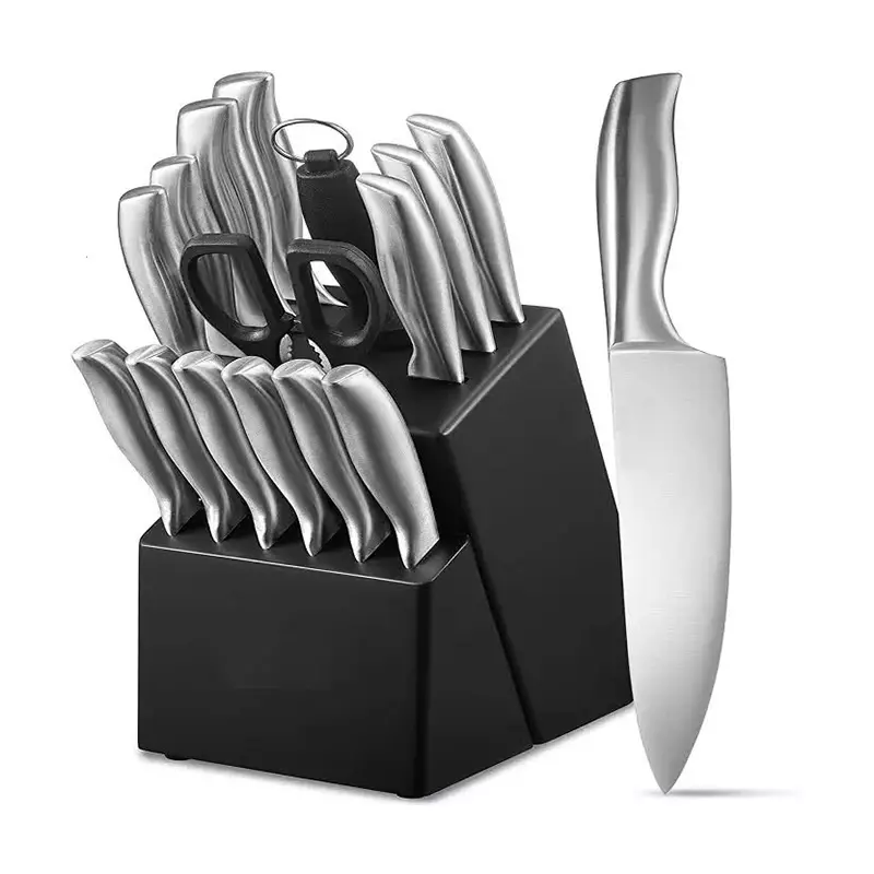 Кухонный нож с металлической рукояткой